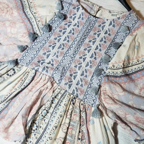 AE Quilt Pastel Embroidered Bell Sleeve Peasant Boho Top XXS Festival Hippie - Picture 5 of 9